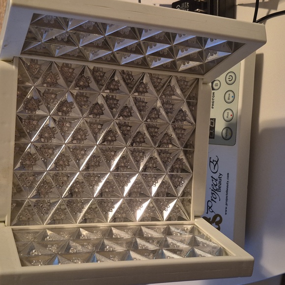 Project E LED Therapy Device - White - Picture 3 of 4